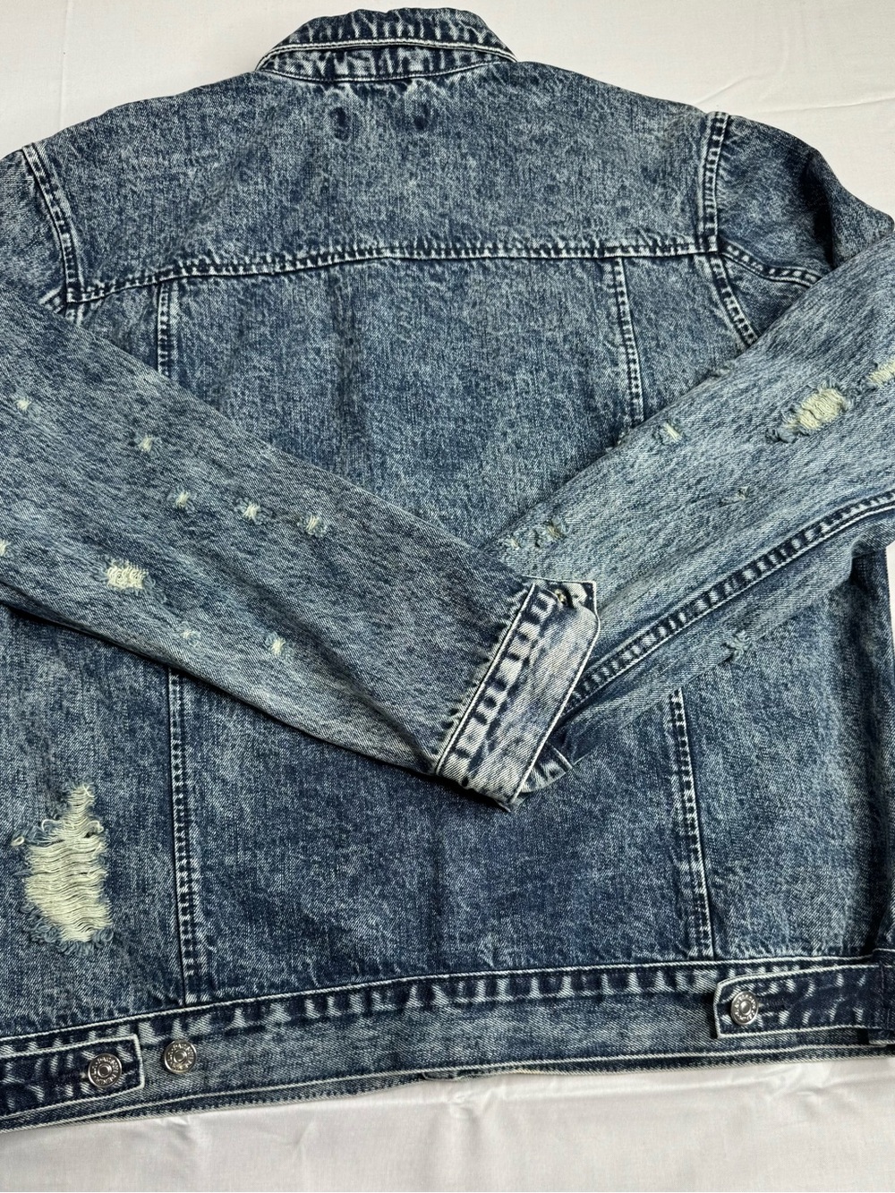 PacSun Distressed Acid-Wash Denim Jacket - Light Blue - Picture 9 of 10